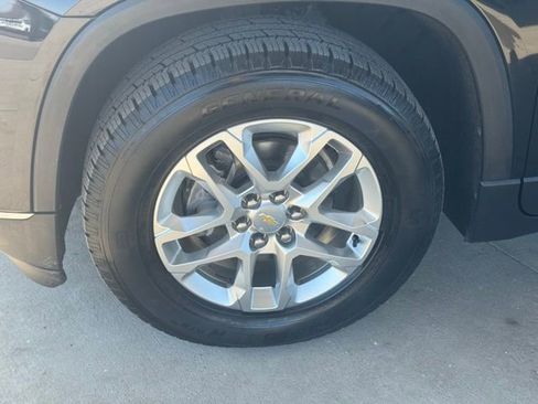 Used 2019 Chevrolet Traverse LT image 13