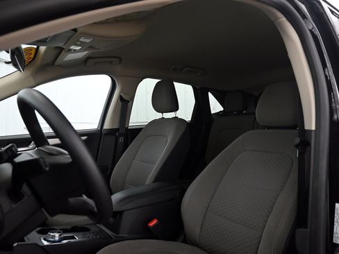 Used 2020 Ford Escape SE image 5