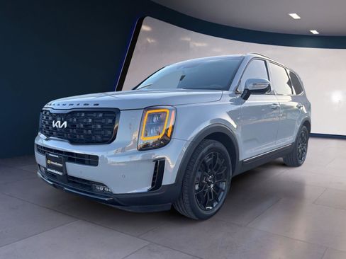 Used 2022 Kia Telluride SX w/ SX Prestige Package image 1