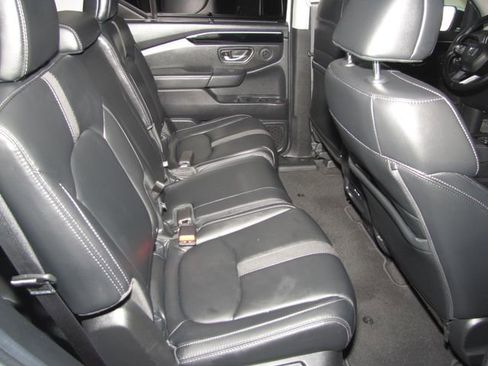 Used 2025 Honda Pilot Touring image 18