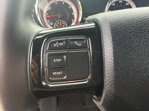 Used 2016 Dodge Grand Caravan SE image 46