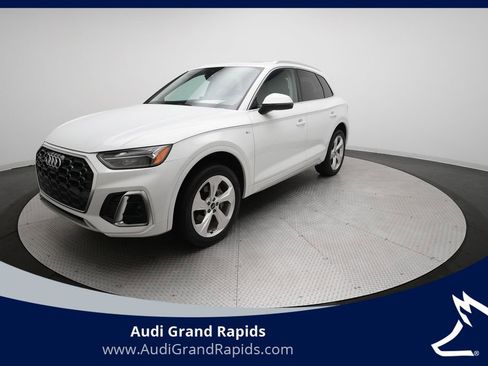 Used 2022 Audi Q5 2.0T Premium Plus w/ Premium Plus Package image 1