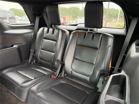 Used 2016 Ford Explorer Limited w/ Equipment Group 301A FWD image 18