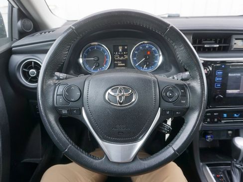 Used 2017 Toyota Corolla SE image 3