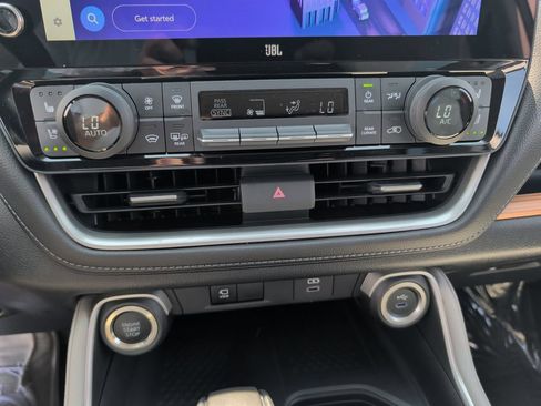 Certified 2025 Toyota Grand Highlander AWD image 18