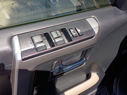 Used 2023 Toyota 4Runner SR5 Premium w/ Moonroof Package AWD/4WD image 18