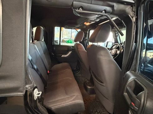 Used 2013 Jeep Wrangler Unlimited Rubicon w/ Connectivity Group image 24