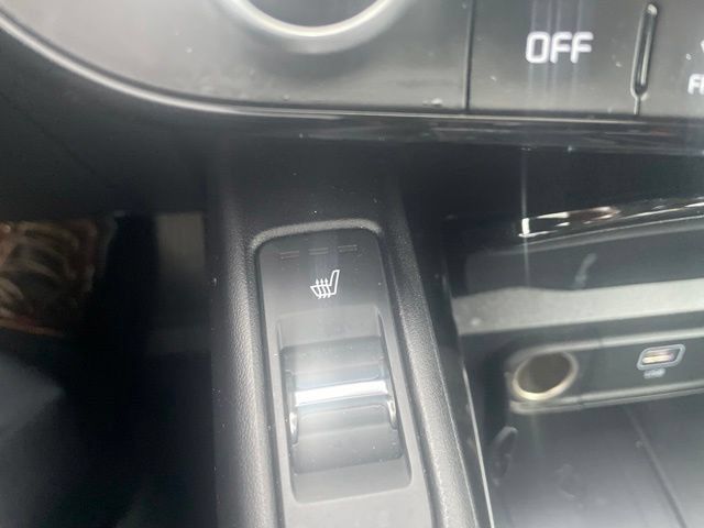 Used 2025 Kia Telluride S FWD image 14