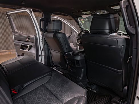 Used 2025 Toyota Tundra Limited AWD/4WD image 25