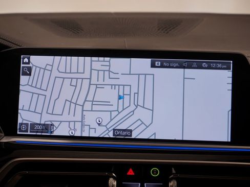 Used 2021 BMW X5 xDrive45e w/ M Sport Package image 12