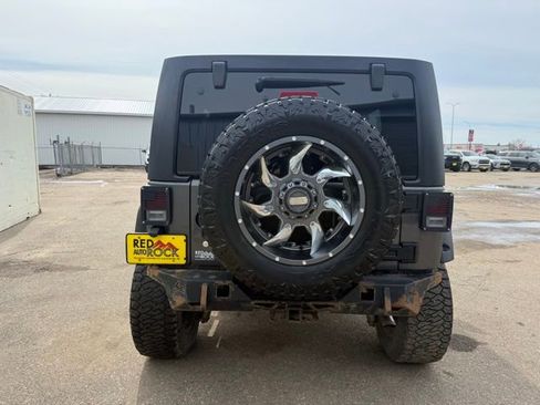 Used 2018 Jeep Wrangler Unlimited Sahara image 6