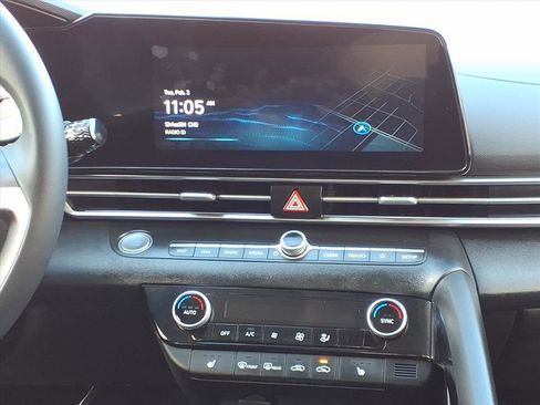 New 2025 Hyundai Elantra SEL image 23