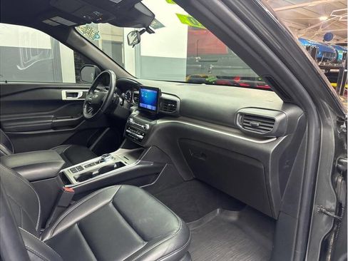 Used 2020 Ford Explorer XLT w/ Equipment Group 202A image 21