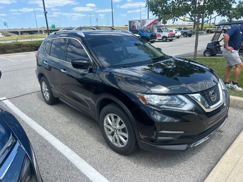 Used 2020 Nissan Rogue S w/ Special Edition Package FWD image 2
