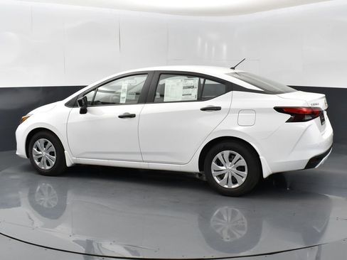 Used 2025 Nissan Versa S w/ Lighting Package image 5