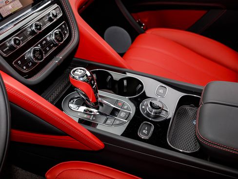New 2025 Bentley Bentayga image 34
