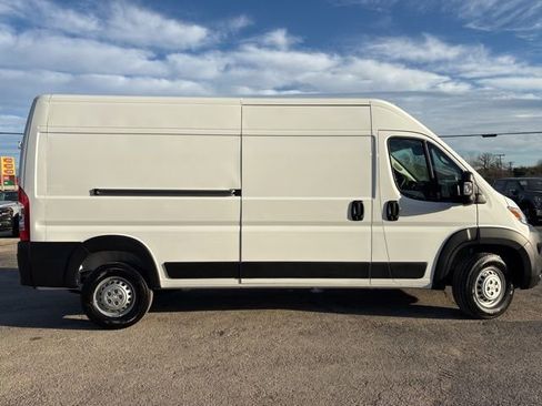 New 2026 RAM ProMaster 2500 w/ Convenience Group image 4