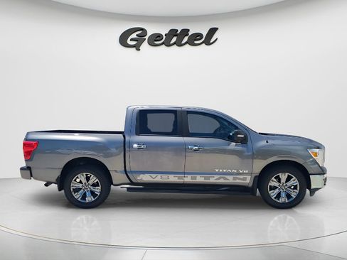 Used 2019 Nissan Titan SV w/ SV Convenience Package RWD image 4