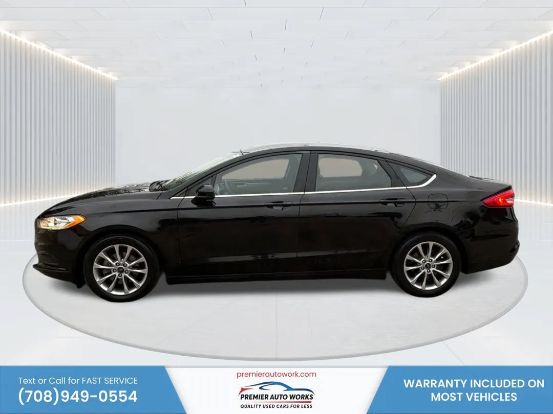 Used 2017 Ford Fusion SE FWD image 9