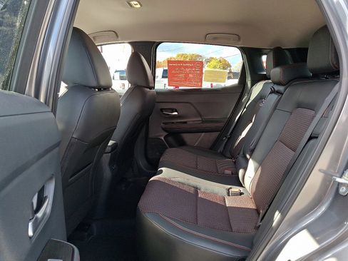 Used 2025 Nissan Kicks SR image 10