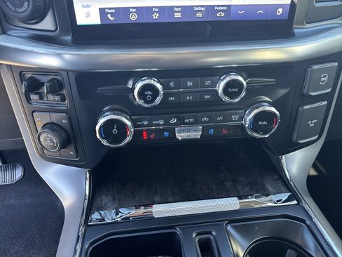 Used 2023 Ford F150 Lariat w/ Trailer Tow Package image 34