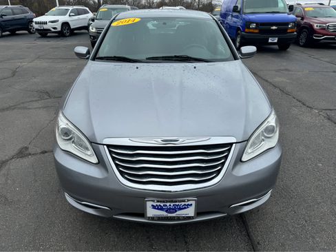 Used 2014 Chrysler 200 LX image 8