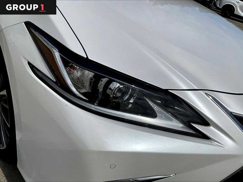 Used 2025 Lexus ES 350 w/ Premium Package image 25