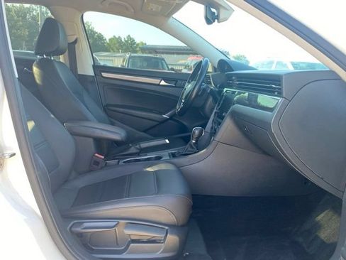 Used 2020 Volkswagen Passat 2.0T R-Line FWD image 16
