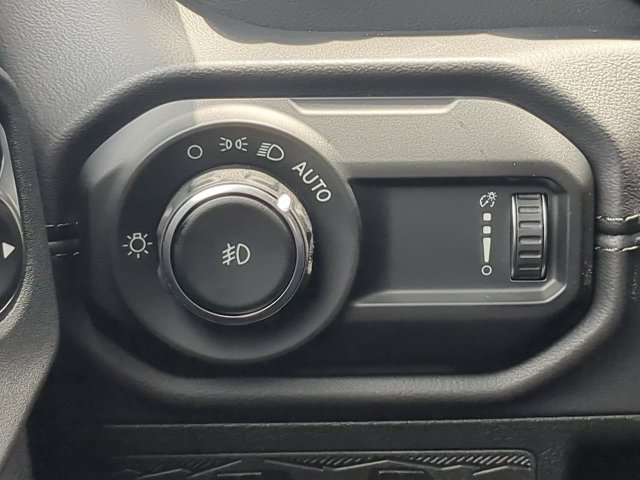 New 2026 Jeep Wrangler Unlimited Sahara AWD/4WD image 29