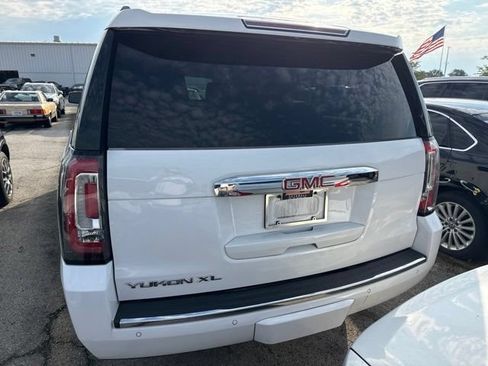 Used 2019 GMC Yukon XL Denali w/ Denali Ultimate Package AWD/4WD image 3