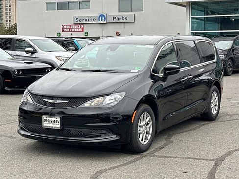 New 2026 Chrysler Voyager LX image 5