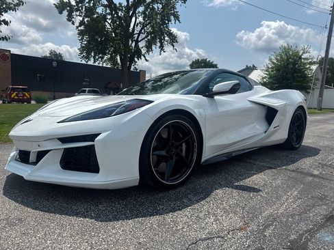 Used 2024 Chevrolet Corvette E-Ray AWD/4WD image 3
