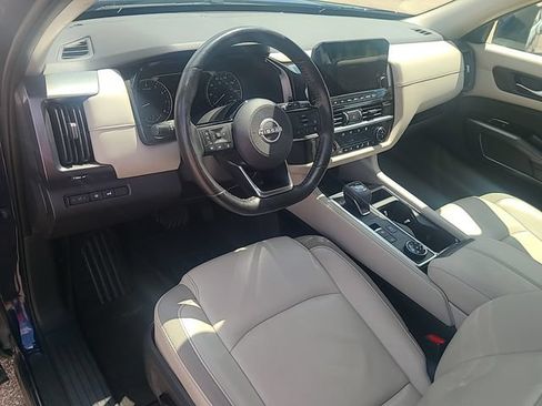 Used 2023 Nissan Pathfinder SL AWD/4WD image 13