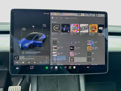 Used 2022 Tesla Model Y Performance AWD/4WD image 11