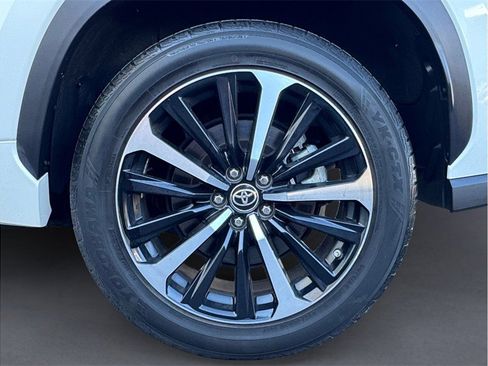 Used 2021 Toyota Highlander XSE image 8