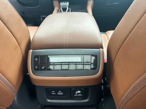 Certified 2025 Nissan Pathfinder Platinum w/ Cargo Package FWD image 32