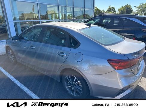 Used 2024 Kia Forte LXS FWD image 9