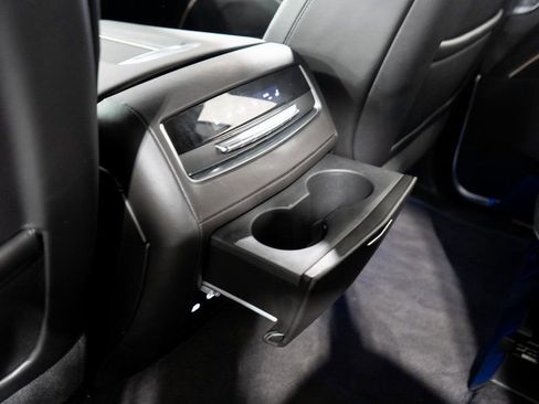 Used 2024 Cadillac Escalade ESV Sport Platinum w/ LPO, ONYX Package image 26