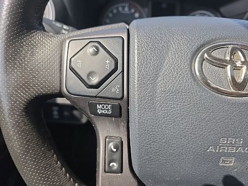 Used 2019 Toyota Tacoma TRD Sport AWD/4WD image 20