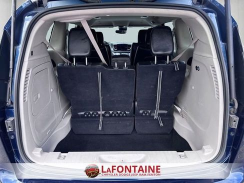 Used 2024 Chrysler Pacifica Limited FWD image 27