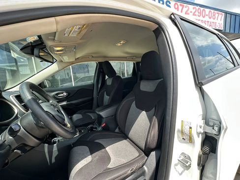 Used 2016 Jeep Cherokee Sport AWD/4WD image 11