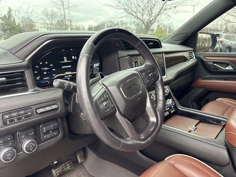 Used 2023 GMC Yukon Denali Ultimate image 17