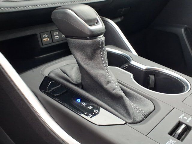 Used 2024 Toyota Highlander XLE AWD/4WD image 15