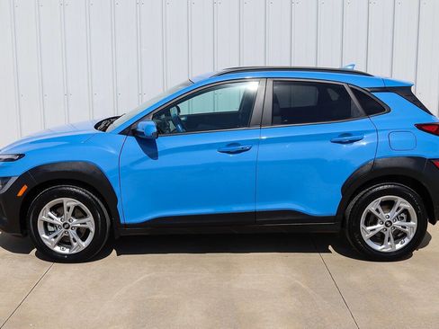 Used 2022 Hyundai Kona SEL w/ Winter Weather Package image 2