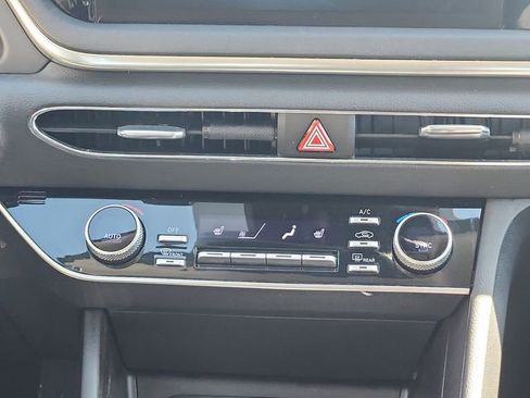 Certified 2023 Hyundai Sonata SEL w/ Convenience Package FWD image 17