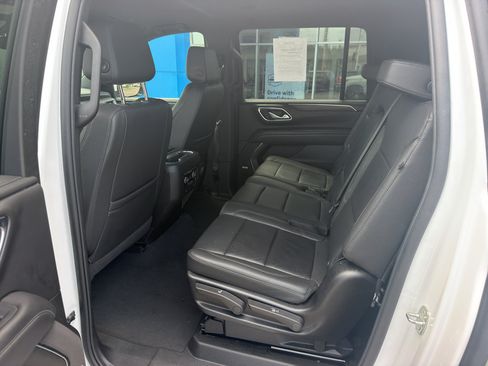 Used 2024 Chevrolet Suburban LT AWD/4WD image 9