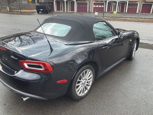 Used 2017 FIAT 124 Spider Classica image 4
