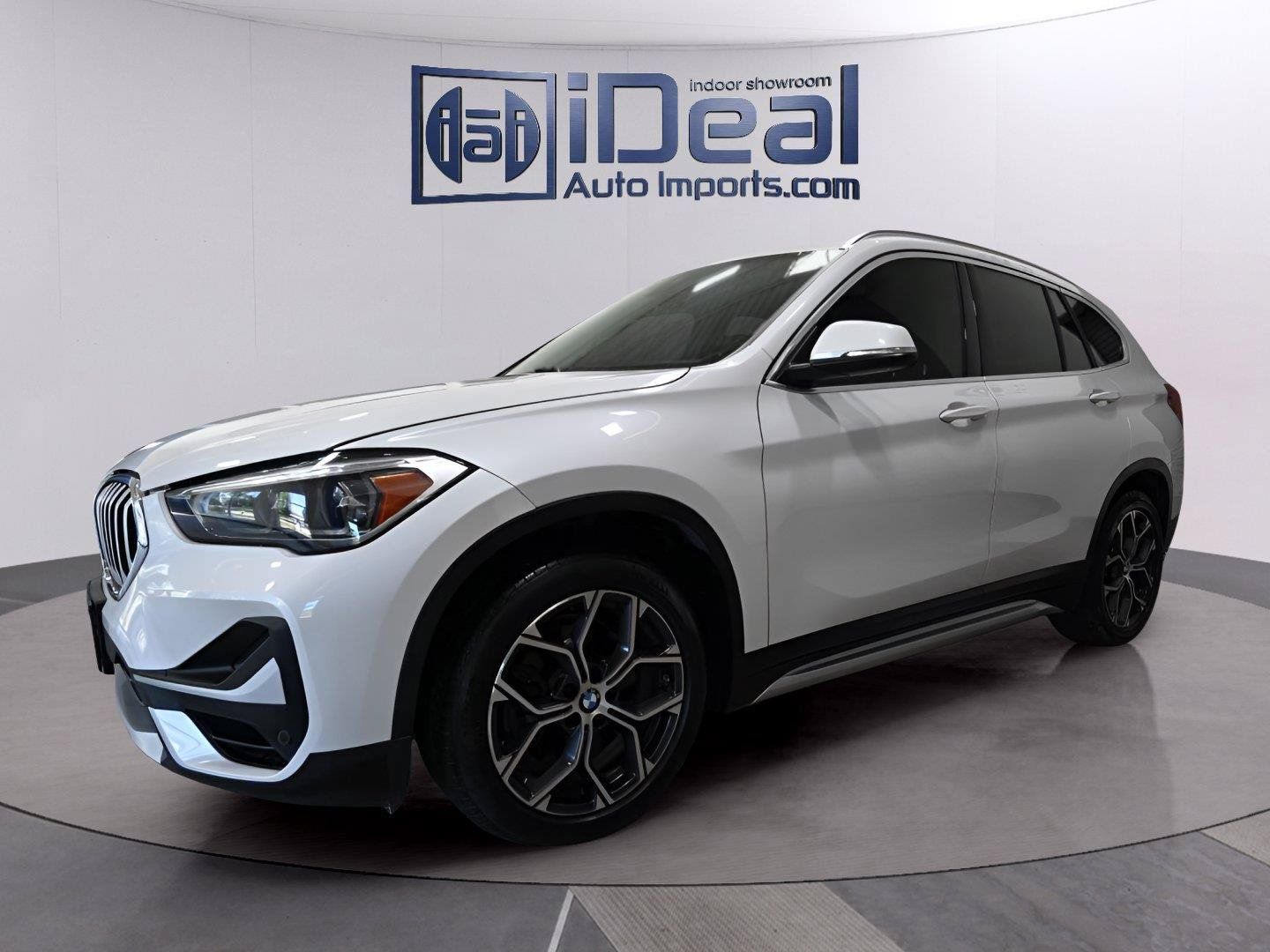 Used 2021 BMW X1 xDrive28i AWD/4WD image 1