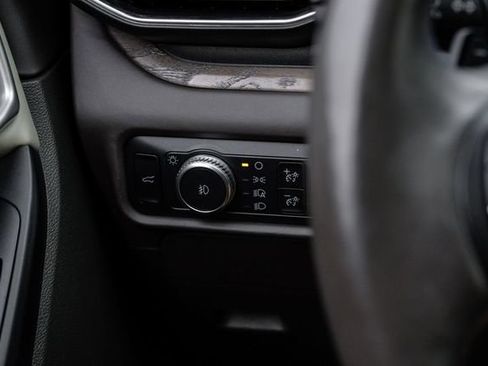 Used 2020 Ford Explorer Platinum w/ Premium Technology Package AWD/4WD image 33