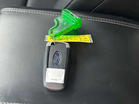 Used 2022 Ford Explorer XLT w/ Equipment Group 202A image 42